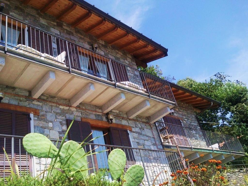 Hotel Tamola Sorico Bagian luar foto